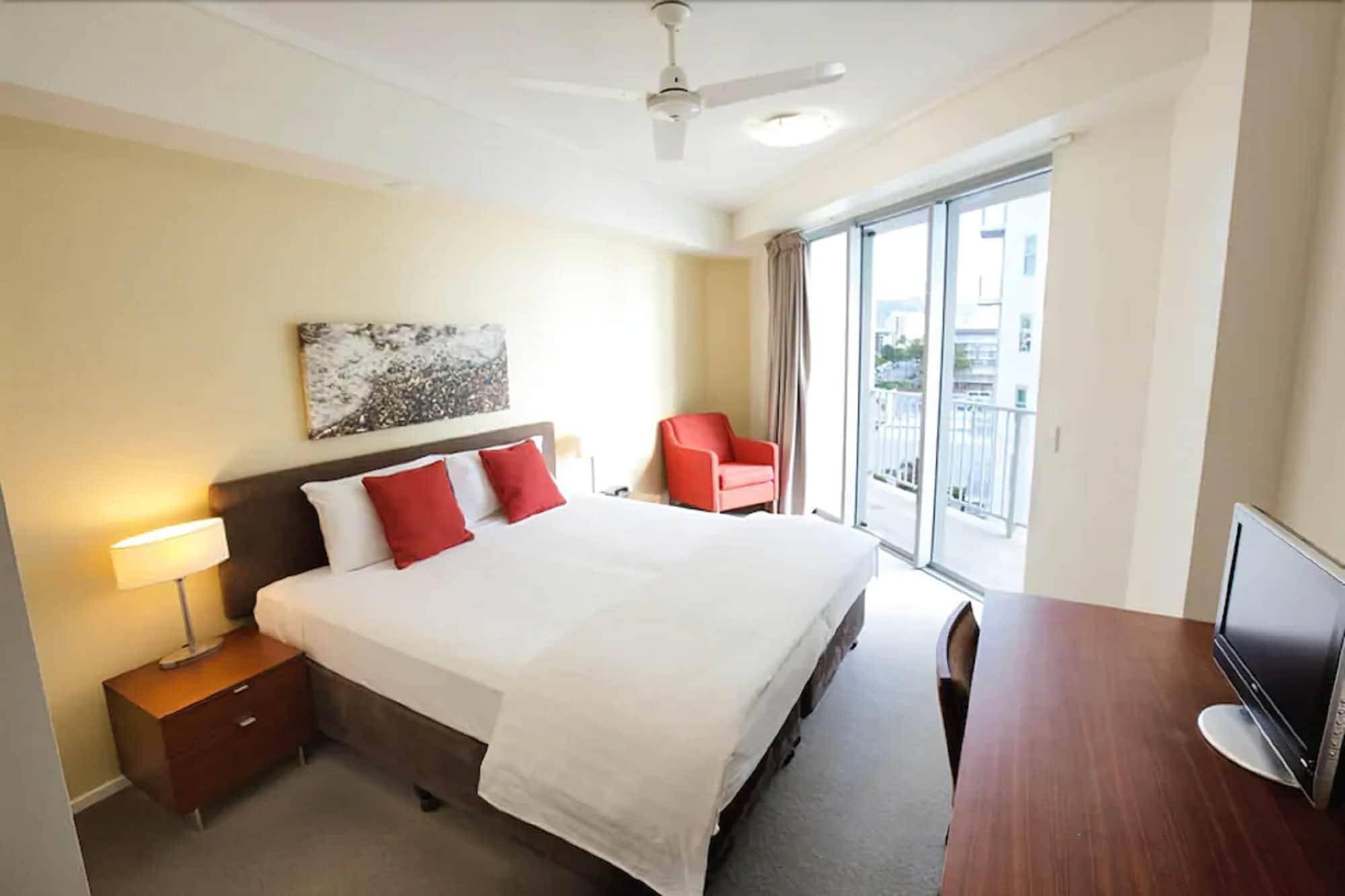 Mantra Trilogy Hotel Кернс Екстериор снимка