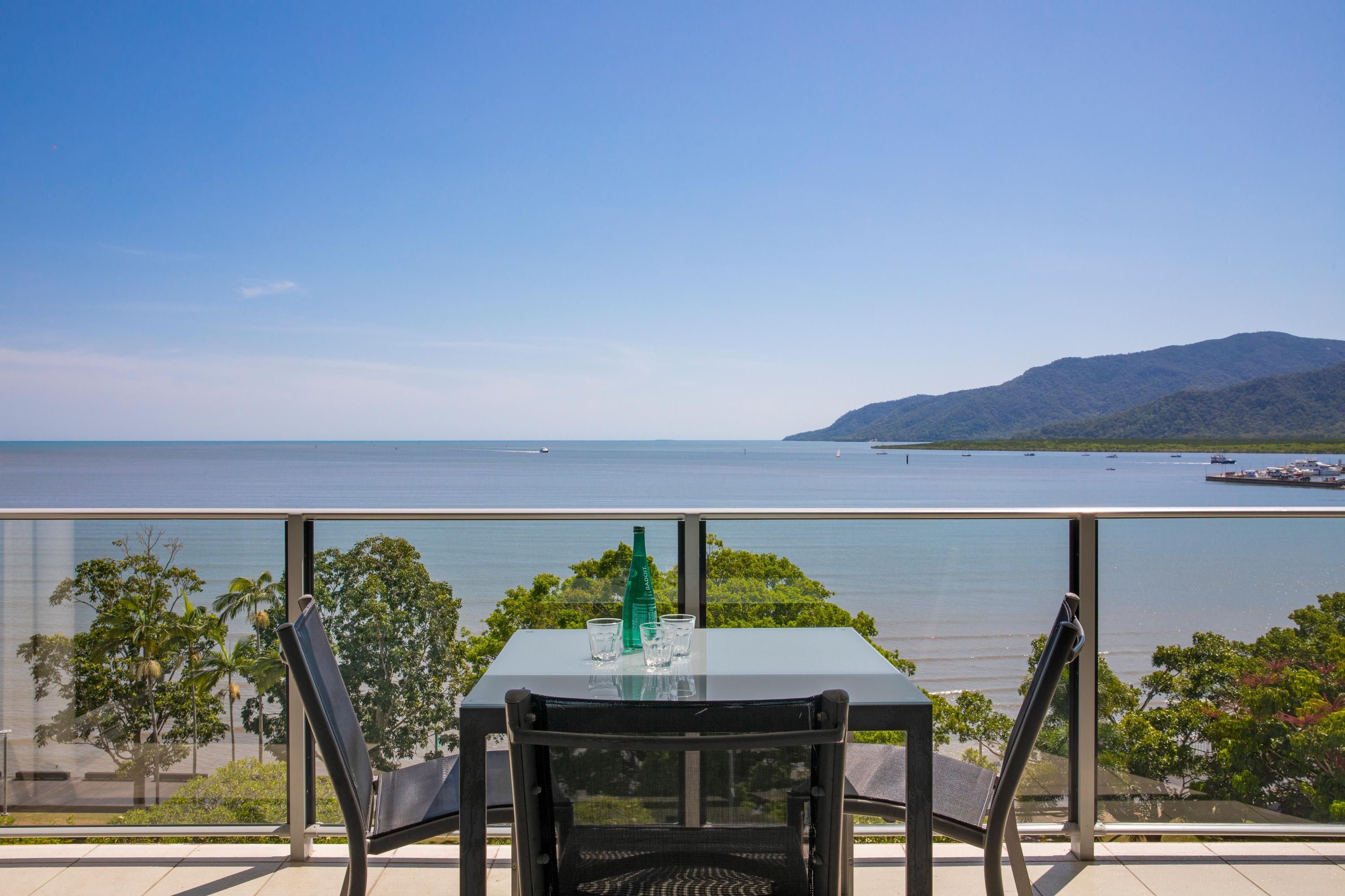 Mantra Trilogy Hotel Кернс Екстериор снимка